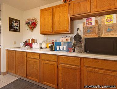 Hotel Super 8 By Wyndham Perry Ia Zimmer foto